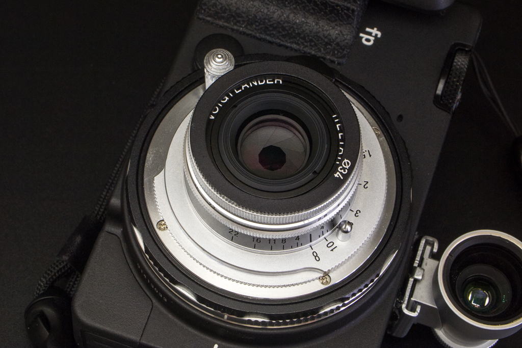SIGMA fp と HELIAR 40mm F2.8 Aspherical 先端アクセサリーの着せ替え